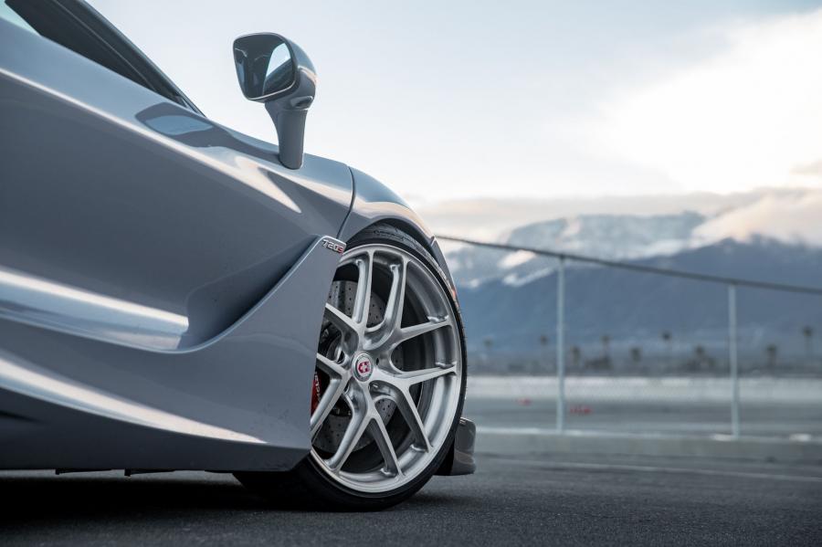 Детали экстерьера McLaren 720S Coupe on HRE Wheels (R101) 2018 года  (фото 3 из 8)